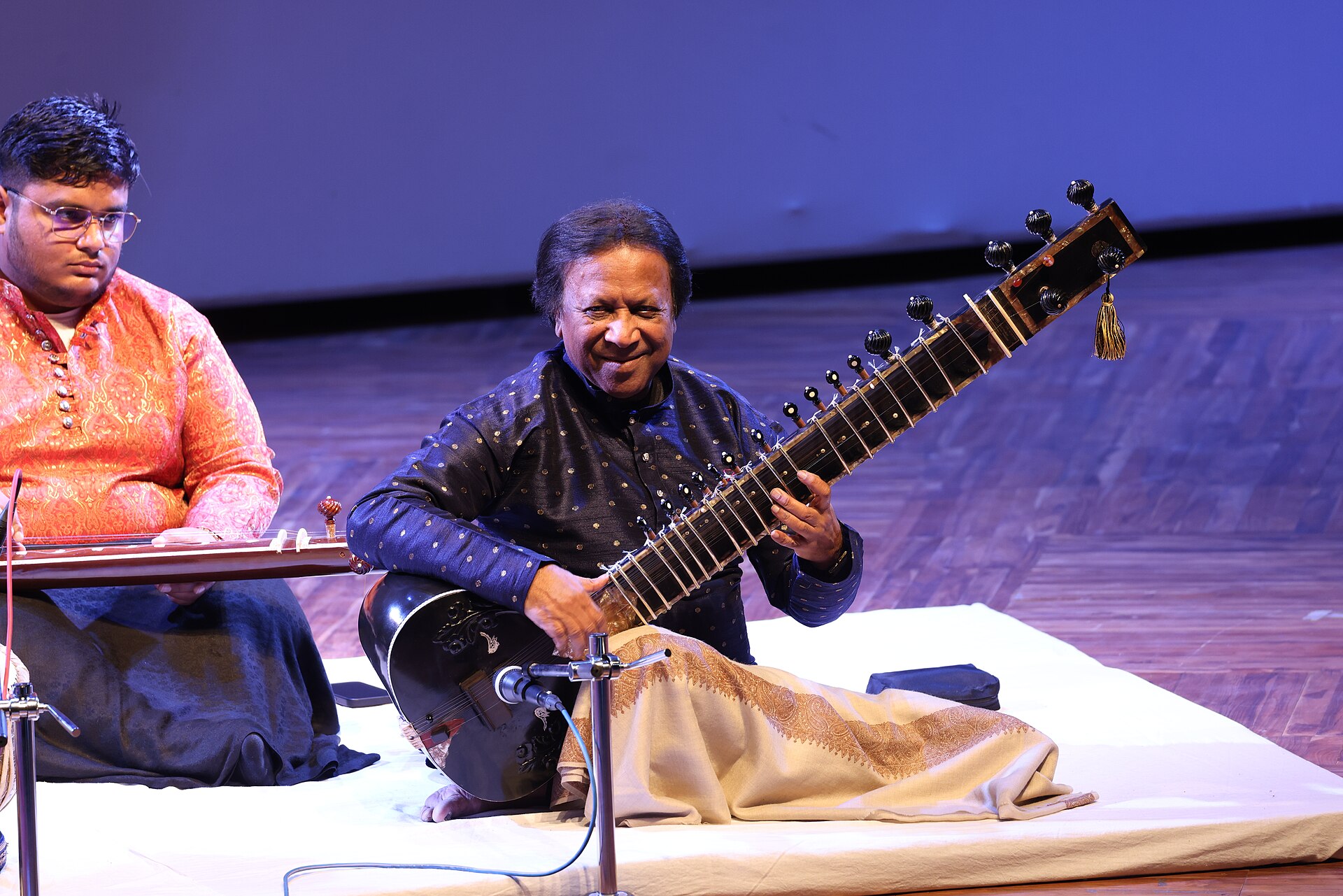 Shahid Parvez performing at IIT Mandi, Himachal Pradesh.