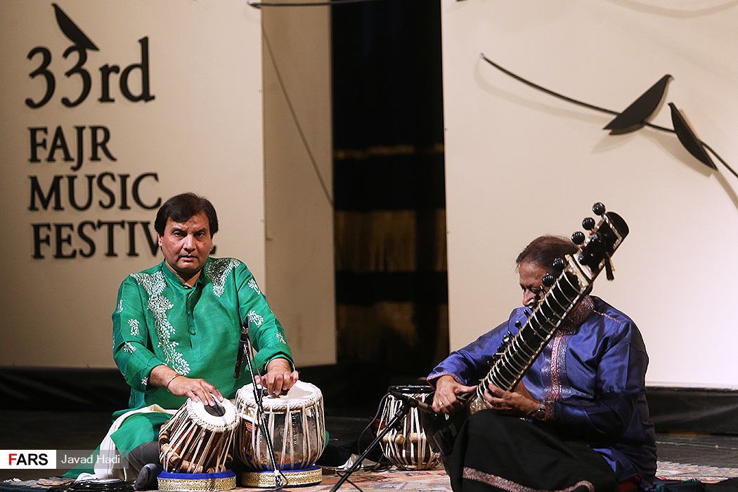 Shahid Parvez Khan, on sitar at right, at the 33rd Fajr International Music Festival.