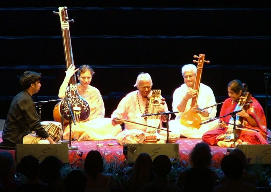 Pandit Ram Narayan performing alongside his daughter Aruna Narayan, both with sarangis, 2009